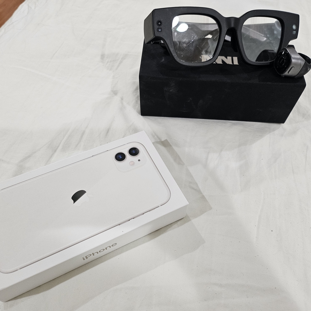 Brand New Inmo Air2 And Iphone11